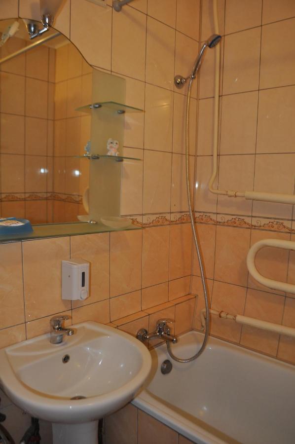 Apartment For Rent Reasonable Price 克列缅丘格 外观 照片