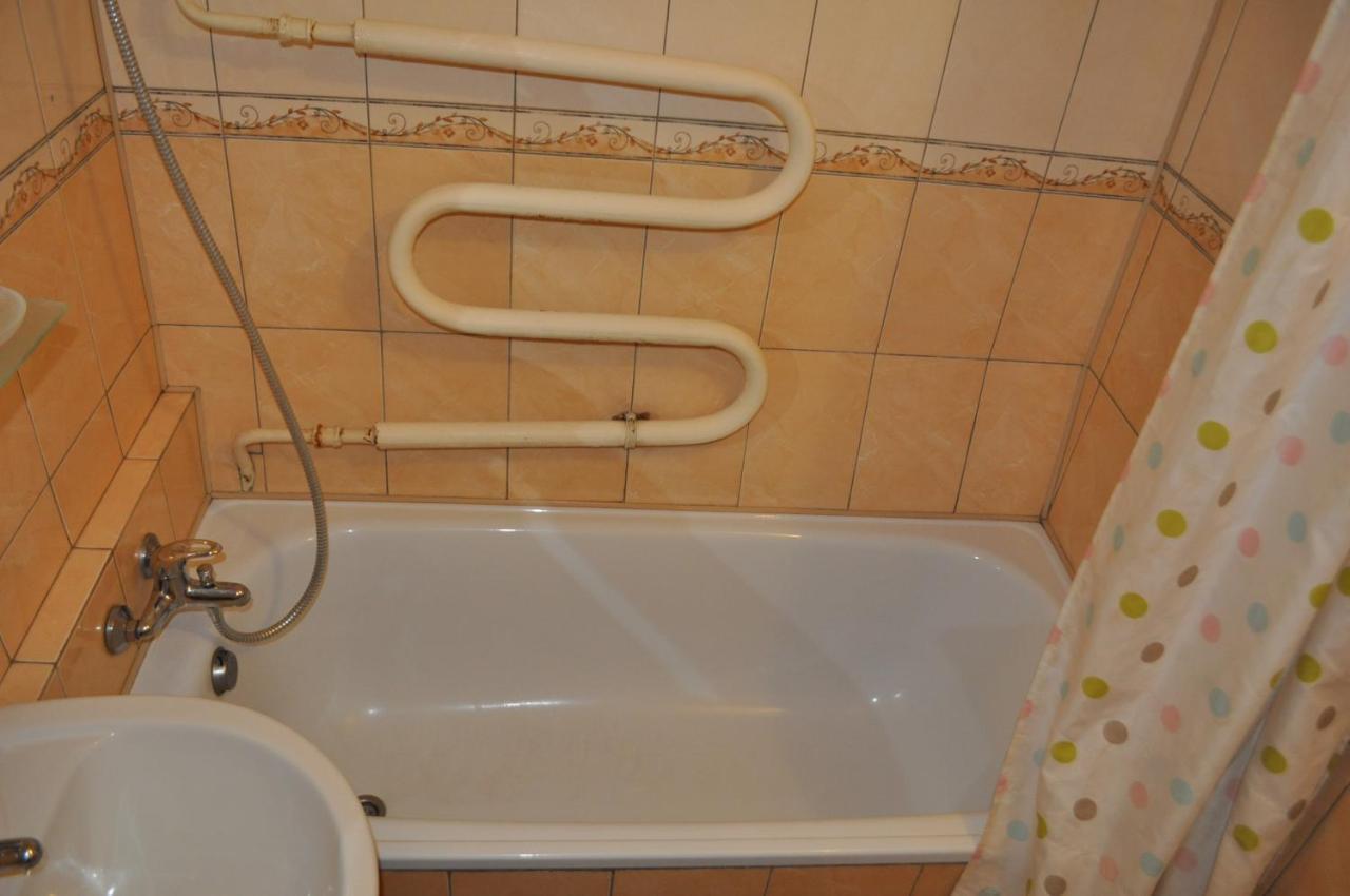 Apartment For Rent Reasonable Price 克列缅丘格 外观 照片